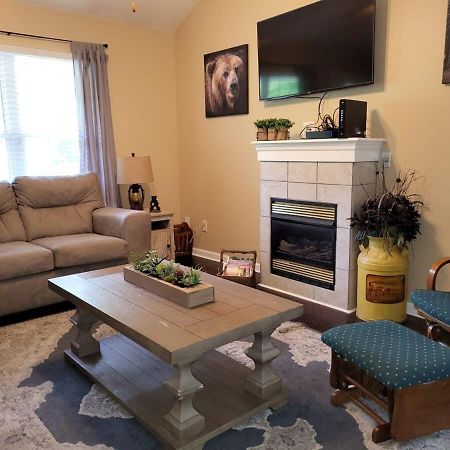 Cozy Pigeon Forge Home W Hot Tub Near River المظهر الخارجي الصورة