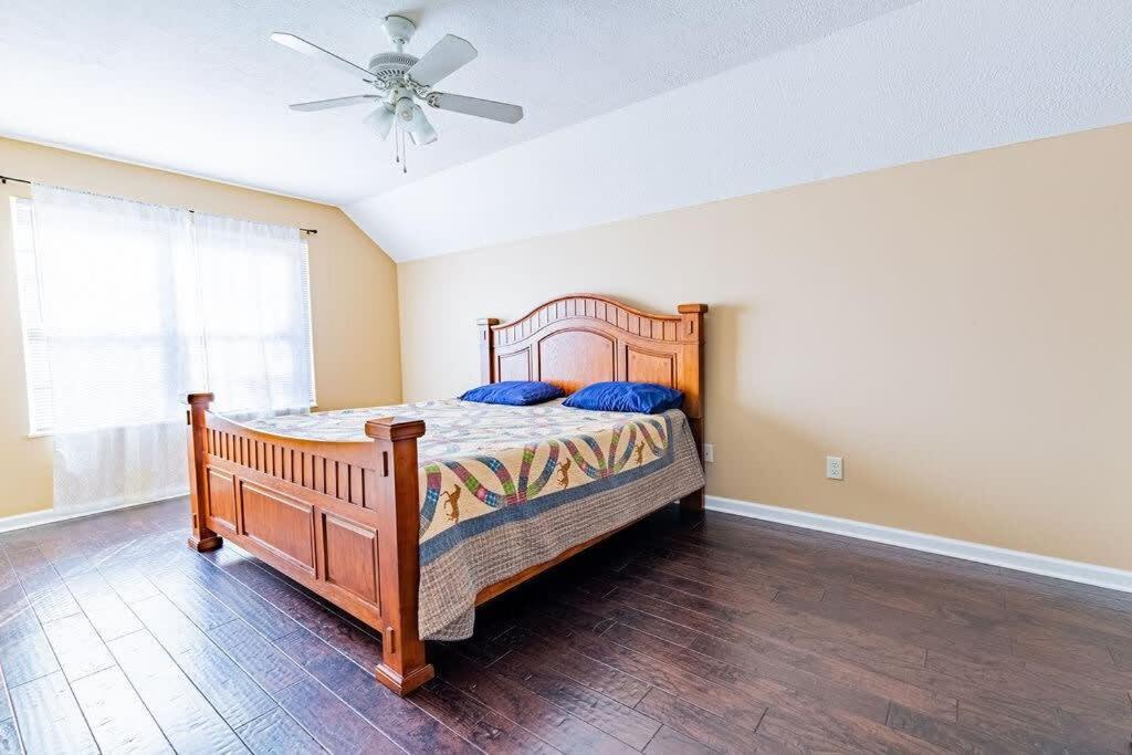Cozy Pigeon Forge Home W Hot Tub Near River المظهر الخارجي الصورة