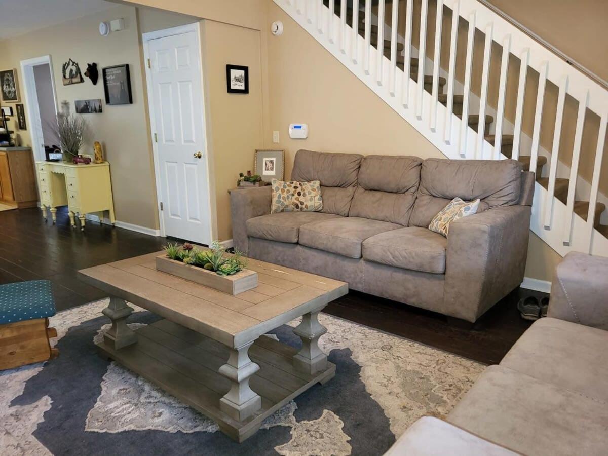 Cozy Pigeon Forge Home W Hot Tub Near River المظهر الخارجي الصورة